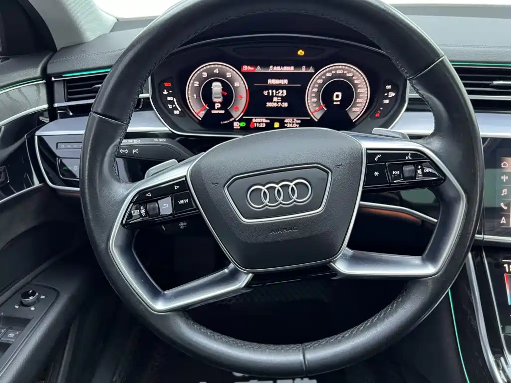 Audi A8 2021 — фото 13