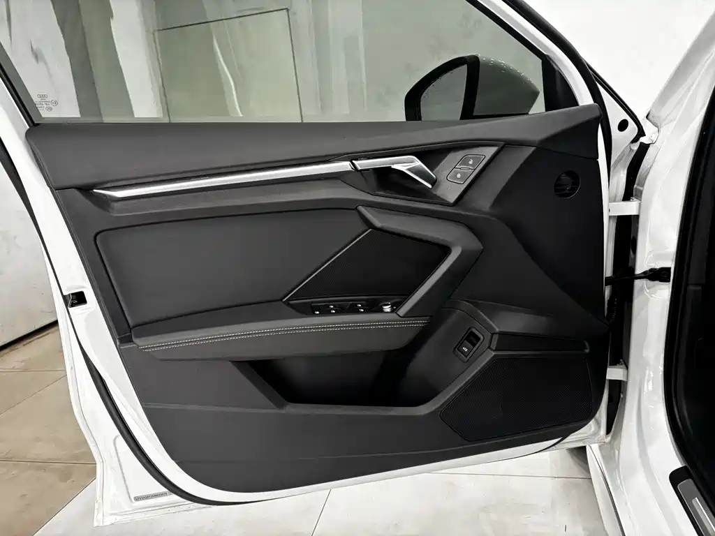 Audi A3 2022 — фото 10