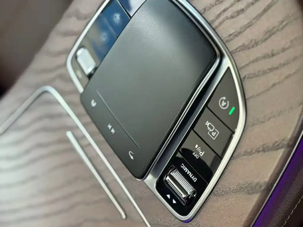 Mercedes-Benz E-Class 2022 — фото 15