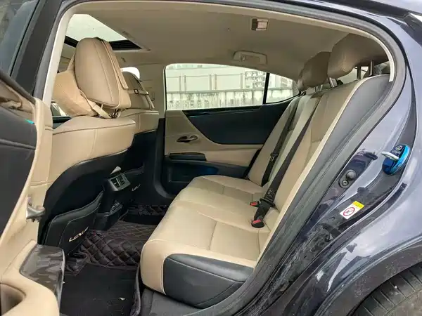Lexus ES 2018