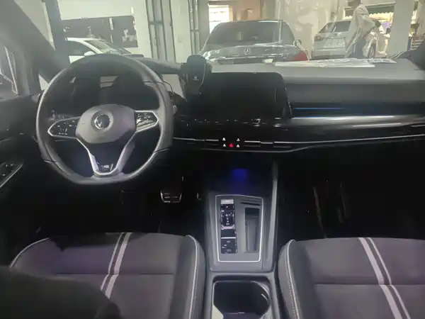 Volkswagen Golf 2023