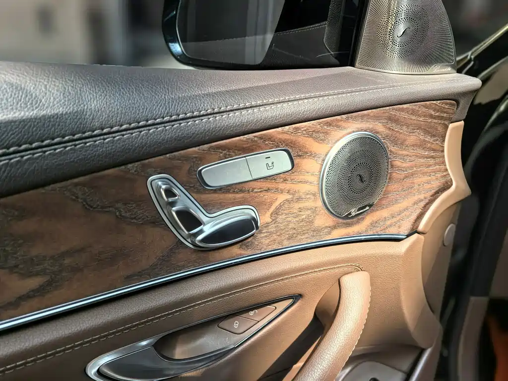 Mercedes-Benz E-Class 2023 — фото 15