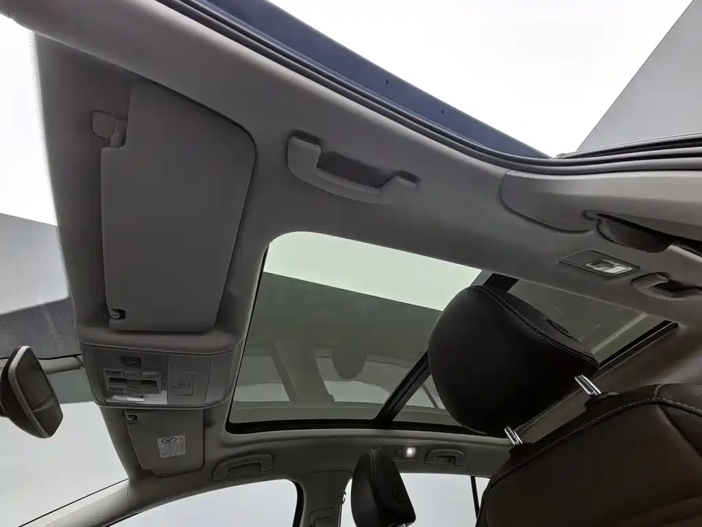 Volkswagen Touran 2018 — фото 14