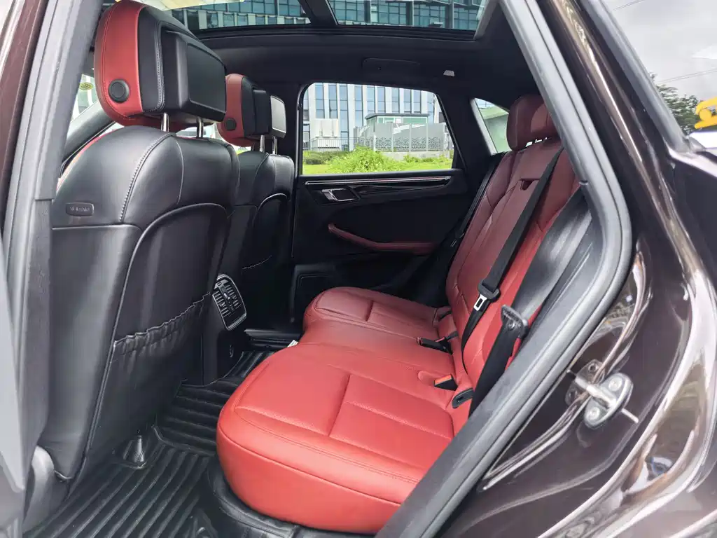 Porsche Macan 2018 — фото 10