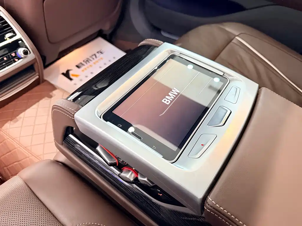 BMW 7 Series 2019 — фото 15