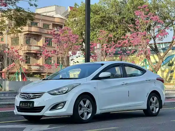 Hyundai Elantra Langdong 2013