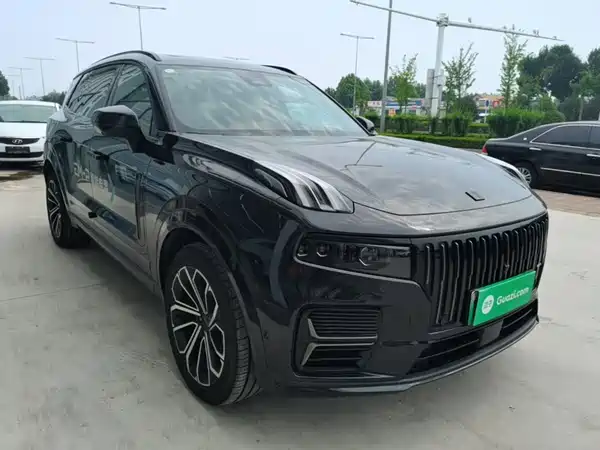 Lynk & Co 09 EM-P 2025