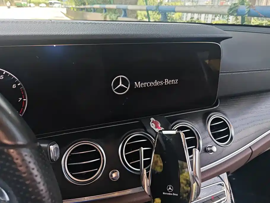 Mercedes-Benz E-Class 2017 — фото 13