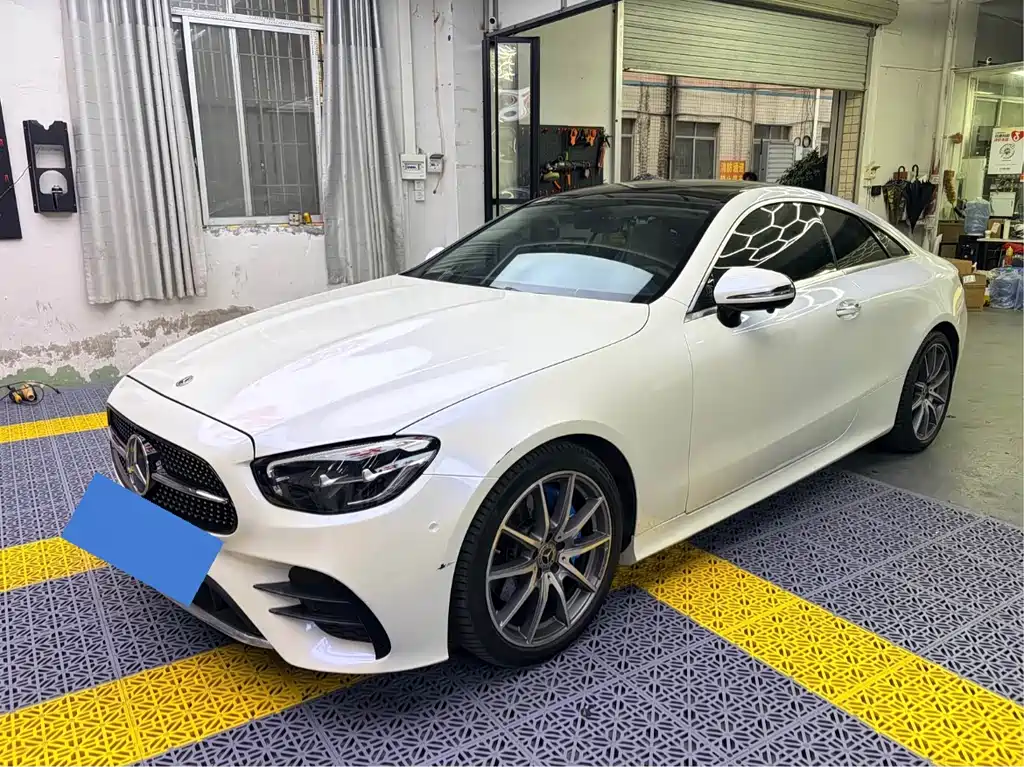 Mercedes-Benz E-Class 2022