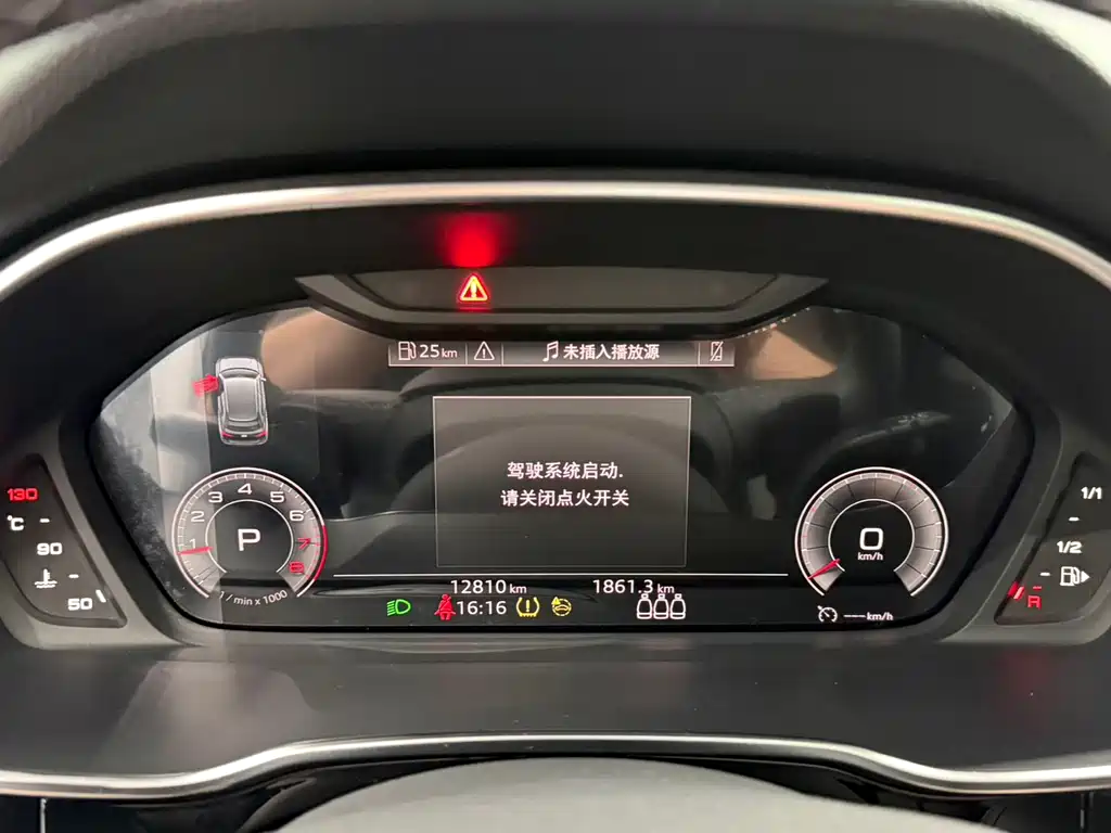 Audi Q3 2023 — фото 16