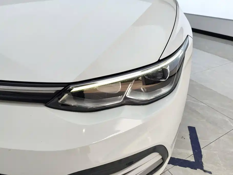 Volkswagen Golf 2021