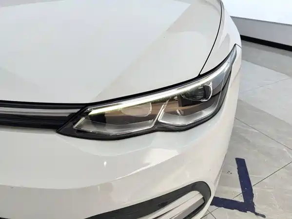 Volkswagen Golf 2021