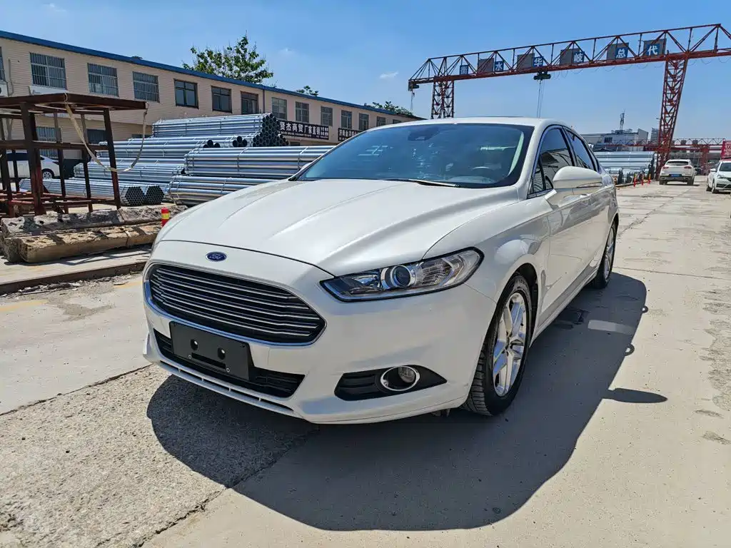 Ford Mondeo 2013 — фото 23