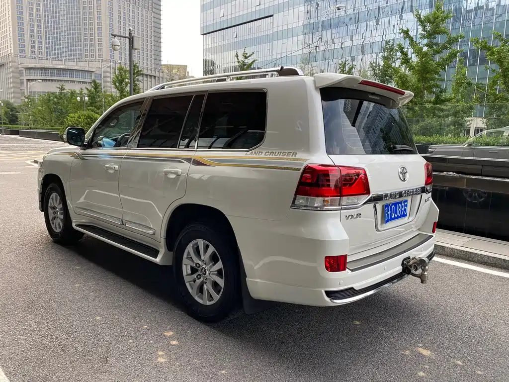 Toyota Land Cruiser 2019 — фото 3
