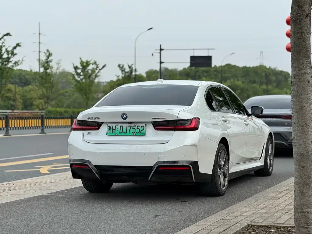 BMW i3 2023