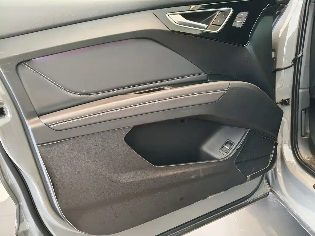 Audi Q4 e-tron 2024