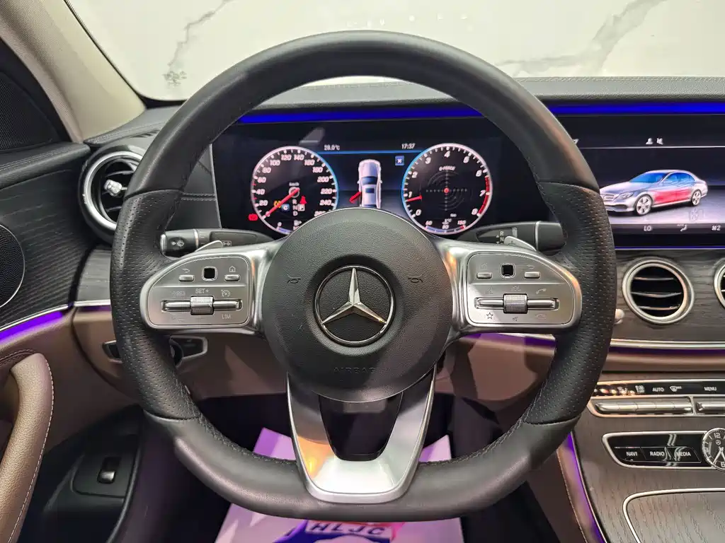 Mercedes-Benz E-Class 2019 — фото 12