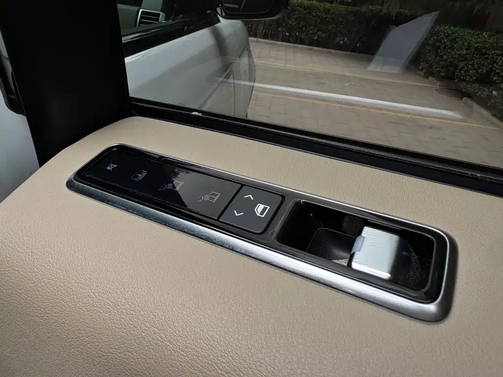 Land Rover Range Rover 2019 — фото 20