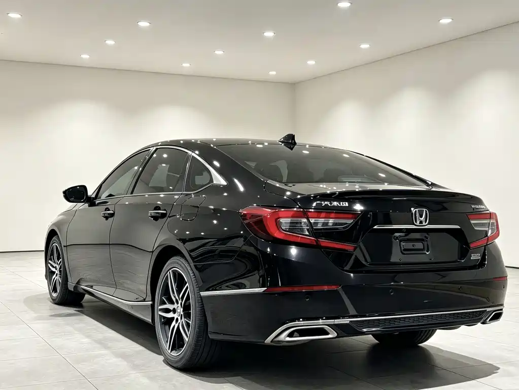 Honda Accord 2022 — фото 10