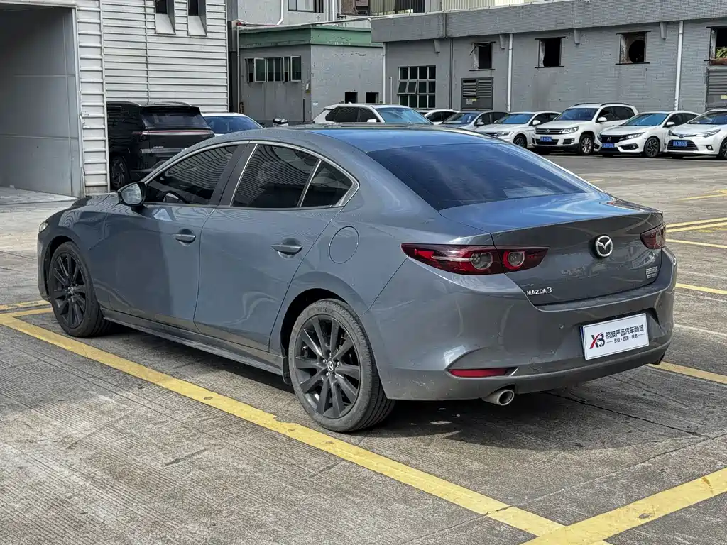 Mazda 3 Axela 2022