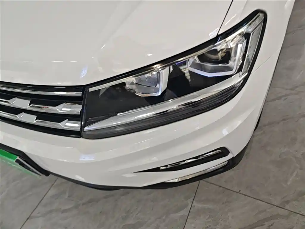 Volkswagen Tiguan L 2018 — фото 24