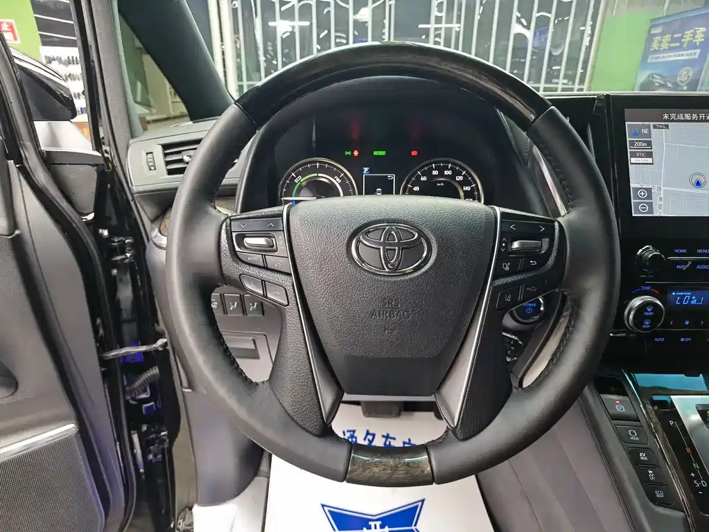 Toyota Vellfire 2021 — фото 12