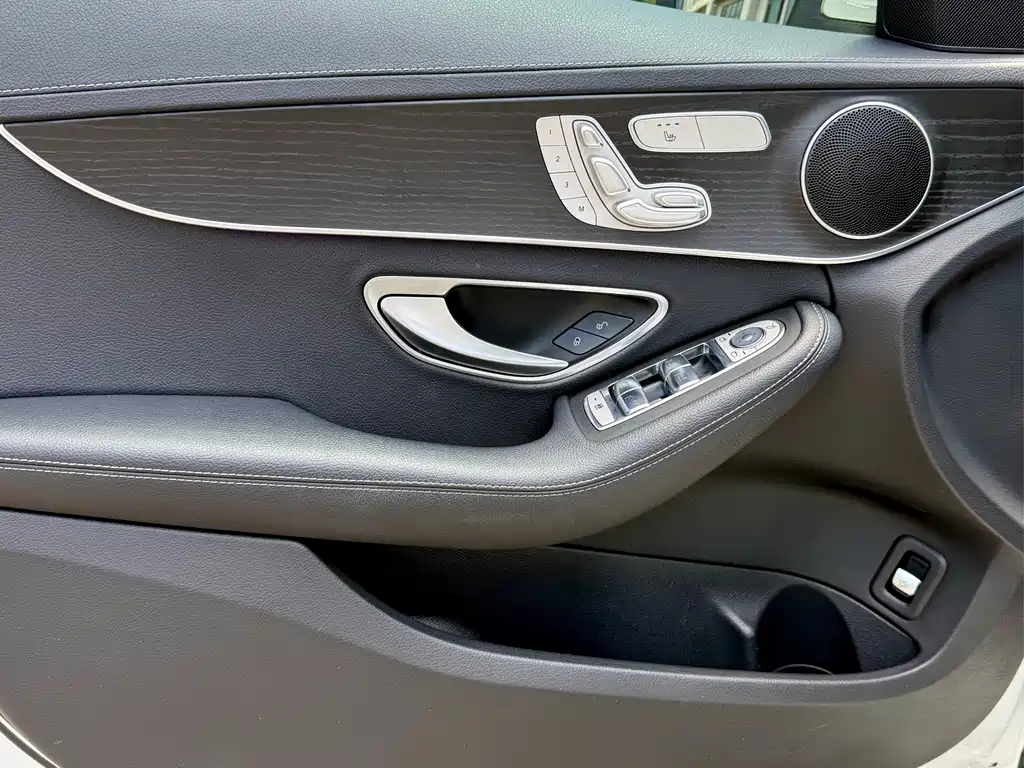 Mercedes-Benz C-Class 2021 — фото 18