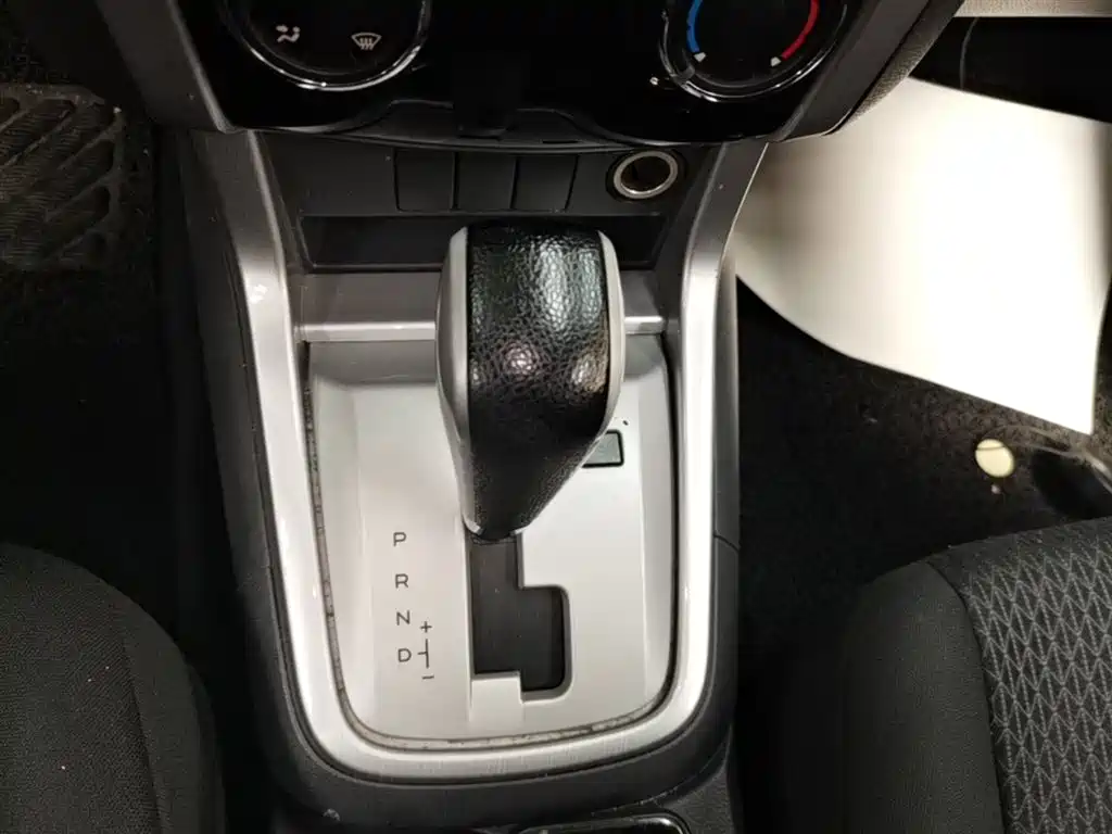 Isuzu MU-X 2017 — фото 14