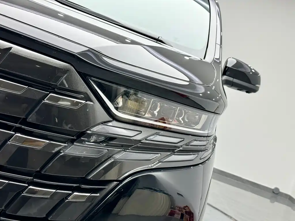 Toyota Alphard 2024 — фото 24