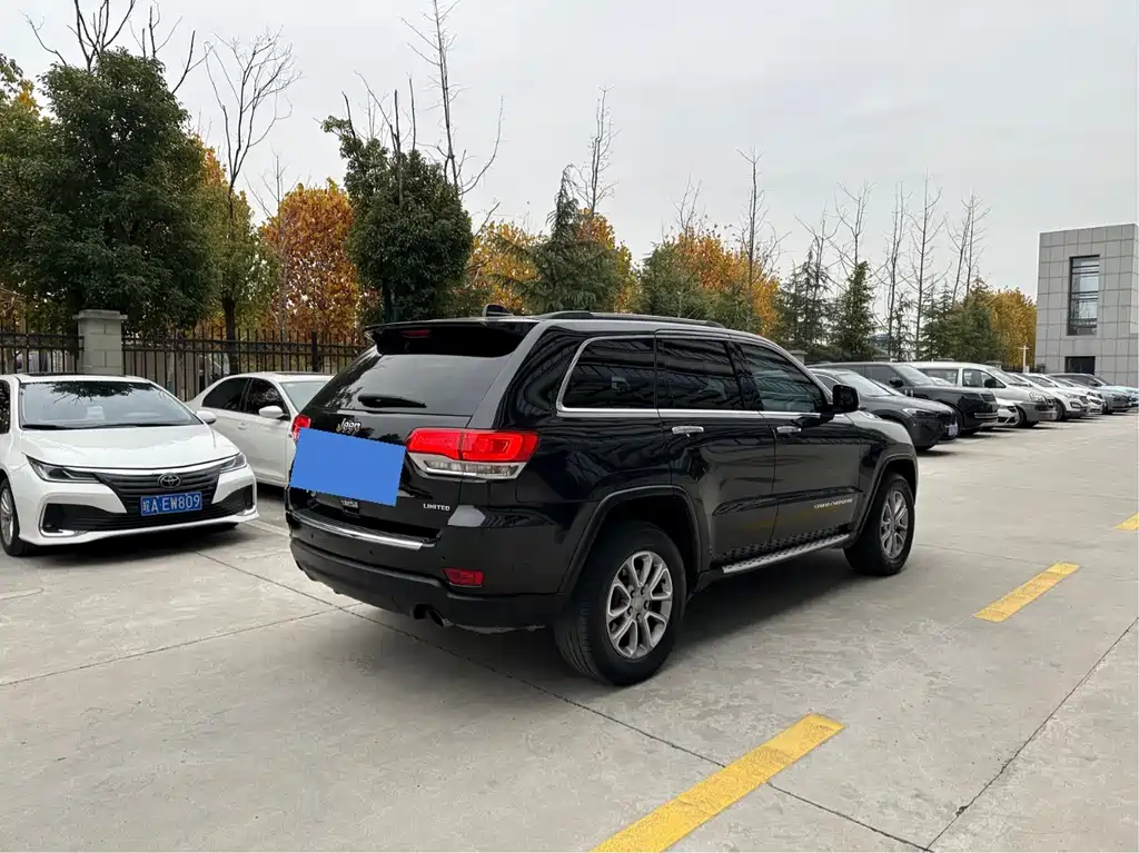 Jeep Grand Cherokee 2015 — фото 6