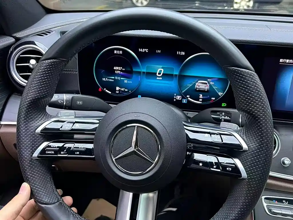 Mercedes-Benz E-Class 2022 — фото 15