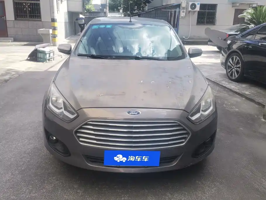 Ford Escort 2015