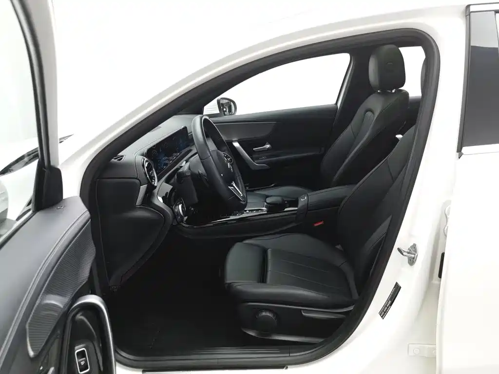 Mercedes-Benz A-Class 2020 — фото 10