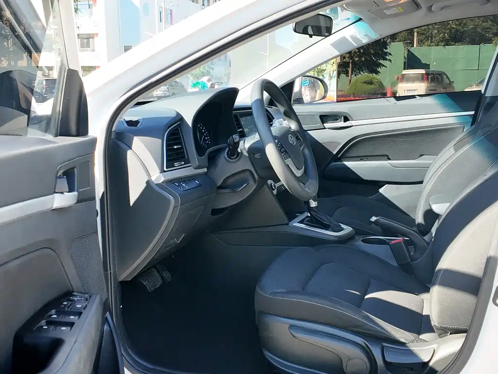 Hyundai Elantra 2019