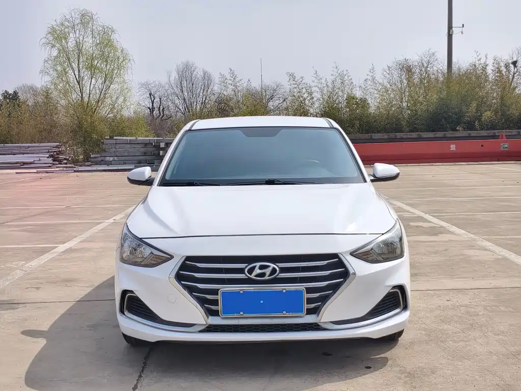 Hyundai Elantra 2021 — фото 2