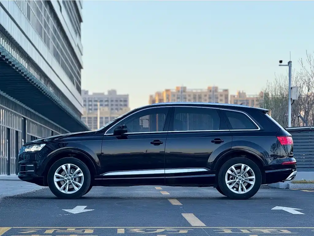 Audi Q7 2019 — фото 5