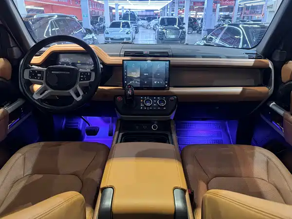 Land Rover Defender 2023