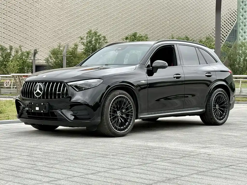 Mercedes-Benz GLC AMG 2026 — фото 1