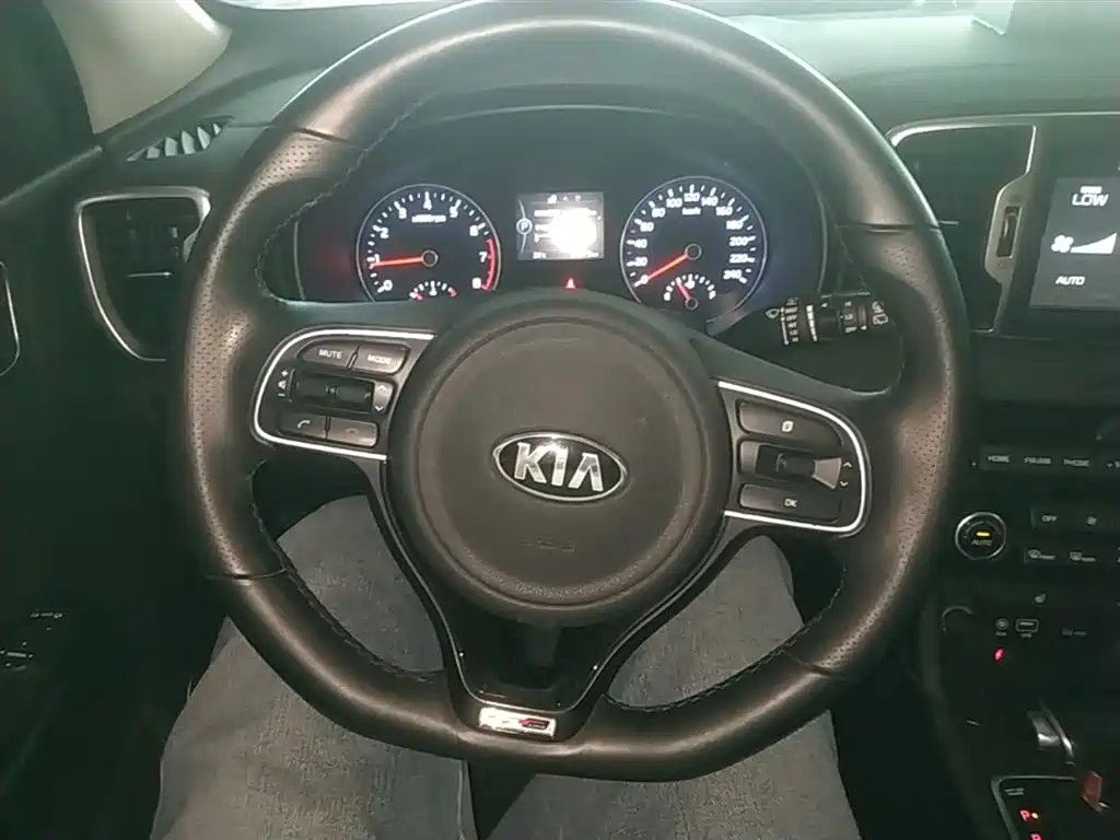 Kia KX5 2017 — фото 11