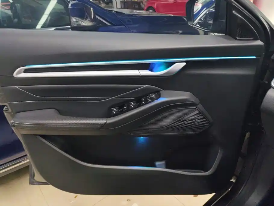 Geely Emgrand 2024