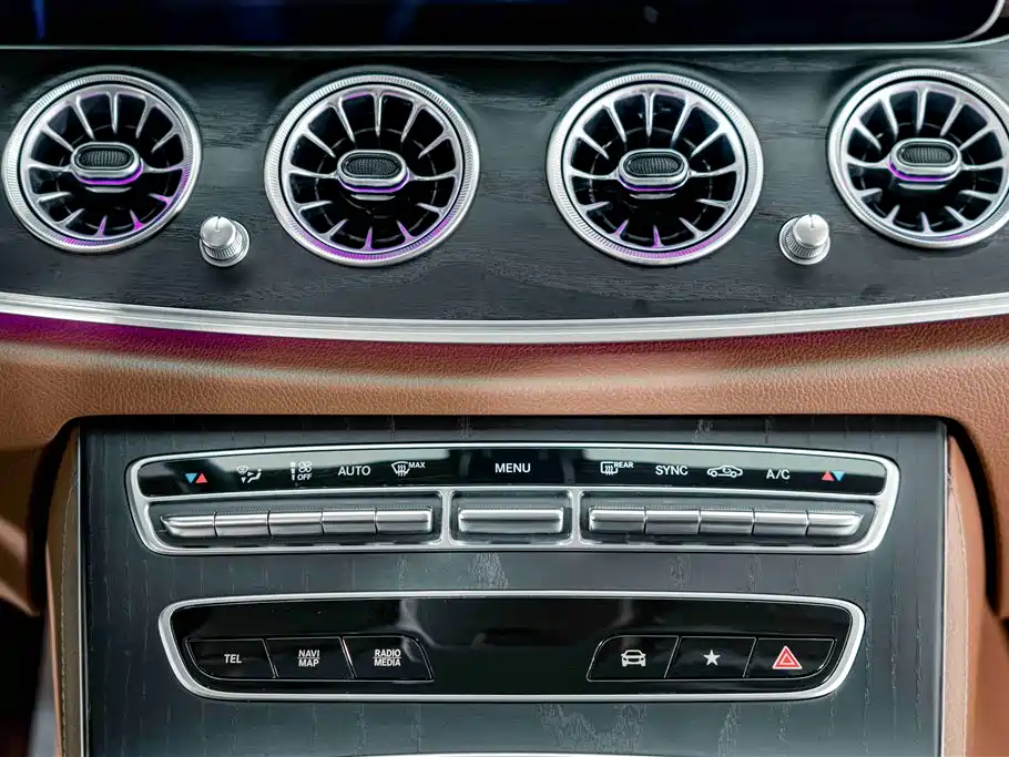 Mercedes-Benz E-Class 2022 — фото 13
