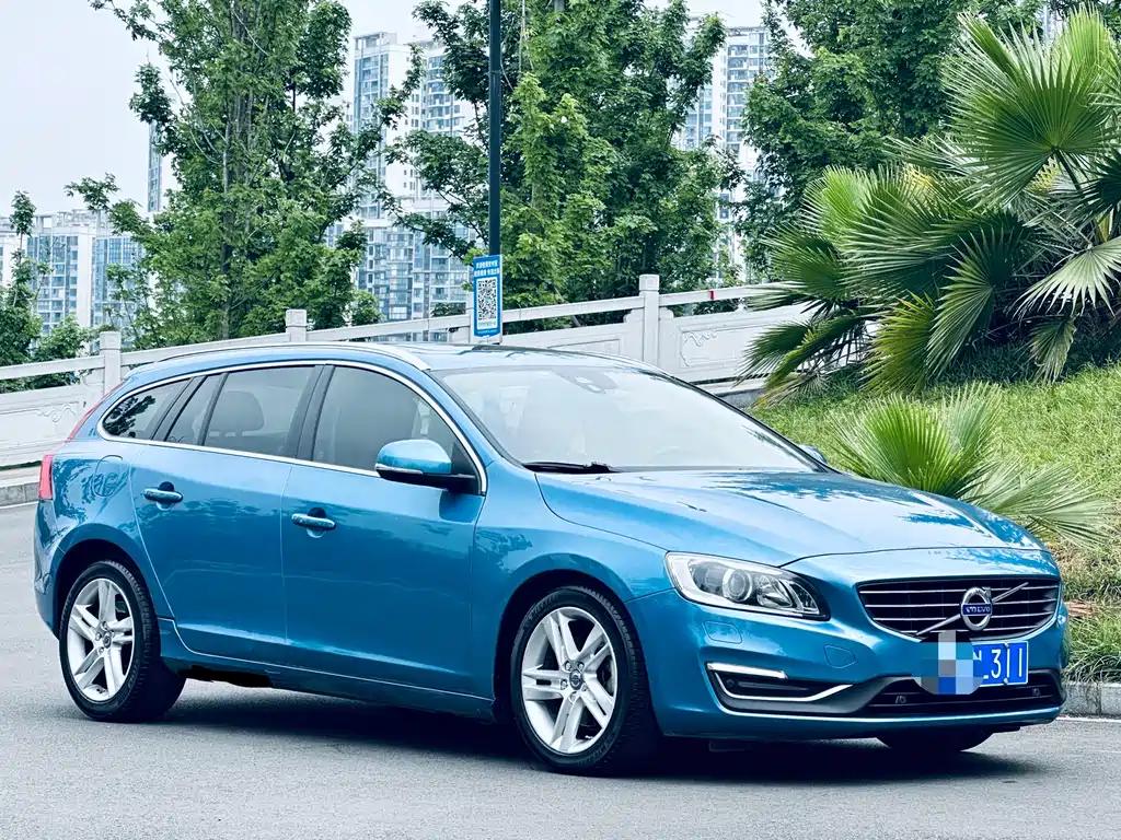 Volvo V60 2013 — фото 5