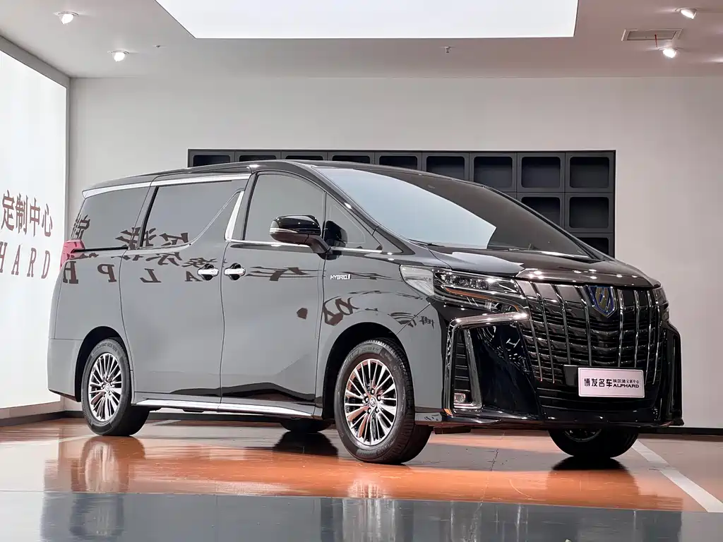 Toyota Alphard 2023 — фото 3
