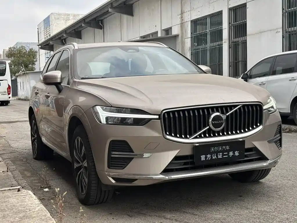Volvo XC60 2025 — фото 4