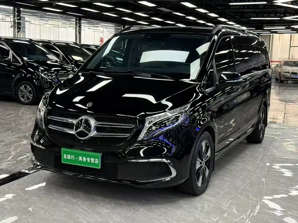 Mercedes-Benz V-Class 2021 — фото 1