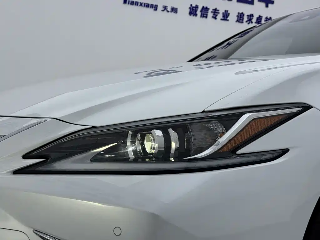 Lexus ES 2024 — фото 14
