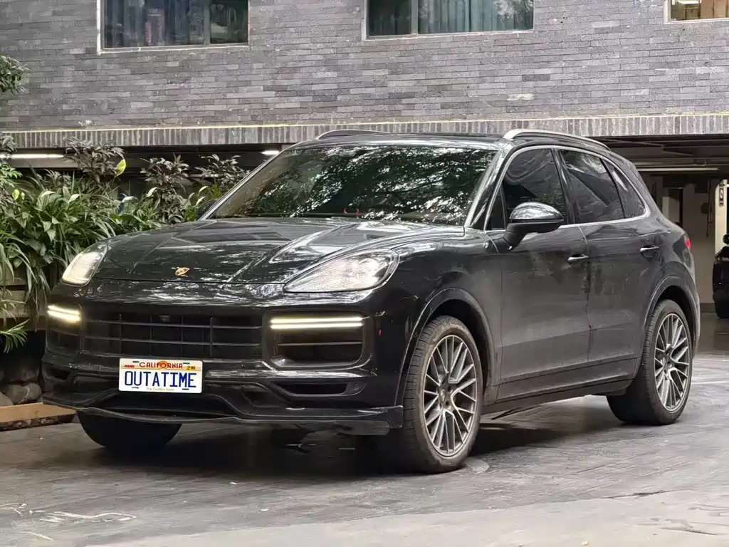 Porsche Cayenne 2018 — фото 1