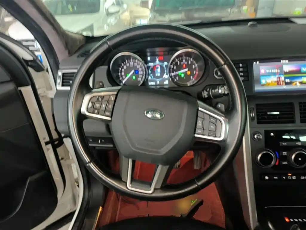 Land Rover Discovery Sport 2019 — фото 11