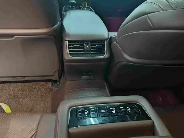 Lexus LS 2018