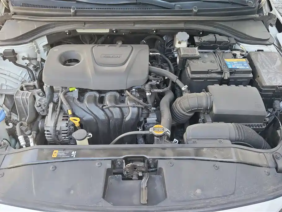 Hyundai Elantra 2018 — фото 10